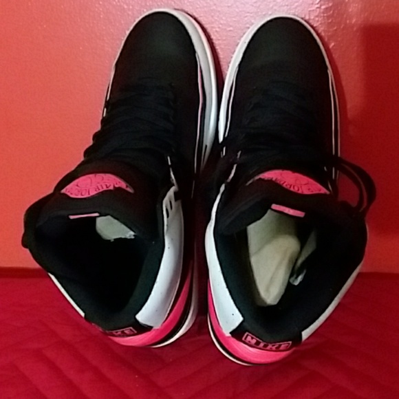 Sneakers - Picture 5 of 5